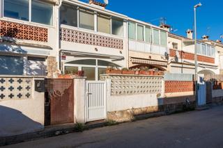 Casa adossada a Puigmal-f1 81. Tu oportunidad de vivir en empuriabrava sin complicaciones.