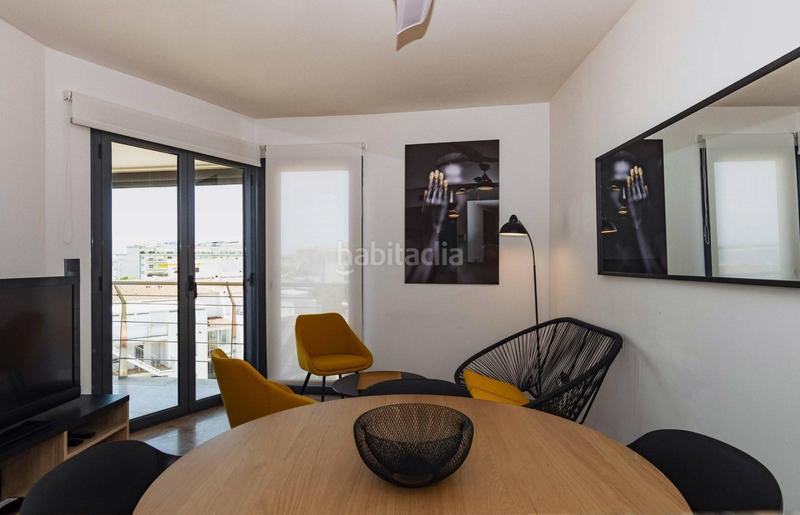 Foto 19deaf45-f0ee-4ae3-b7eb-3175779a89df. Apartamento en marítim 31 ático en 1 línea con solárium, preciosas vistas y licencia turística. en Roses
