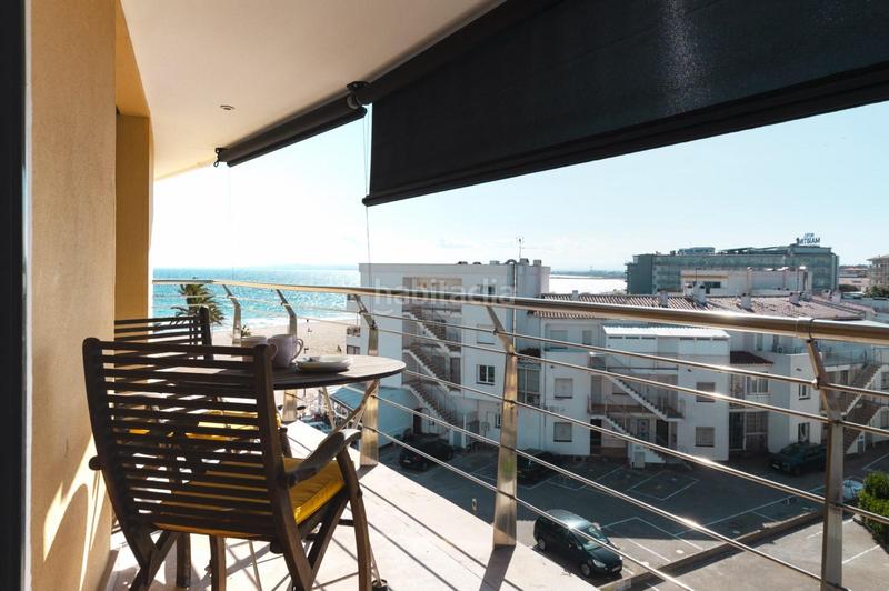 Foto a2b3fc8f-6784-4290-be77-99dcafb9dc20. Apartamento en marítim 31 ático en 1 línea con solárium, preciosas vistas y licencia turística. en Roses