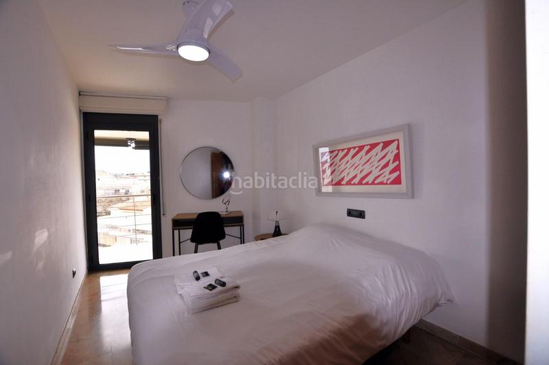 Foto bdbcc96a-6e22-41a4-874d-b65d8669c87d. Apartamento en marítim 31 ático en 1 línea con solárium, preciosas vistas y licencia turística. en Roses