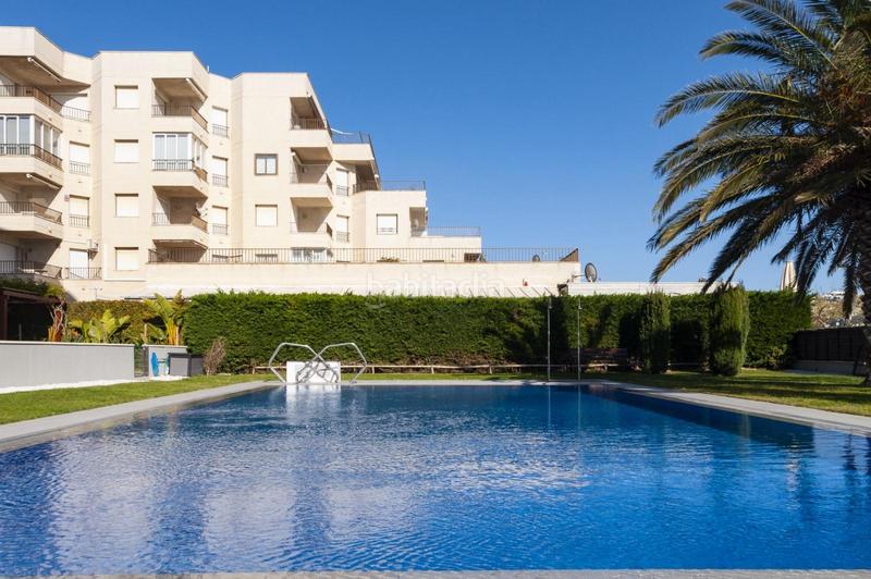 Foto ce432308-fefb-43cb-8a46-0f16f3b01957. Apartamento en marítim 31 ático en 1 línea con solárium, preciosas vistas y licencia turística. en Roses