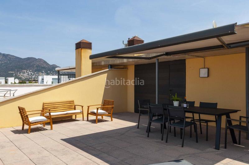 Foto fb9735ce-25df-4b43-b847-1ab5e5945cd3. Apartamento en marítim 31 ático en 1 línea con solárium, preciosas vistas y licencia turística. en Roses