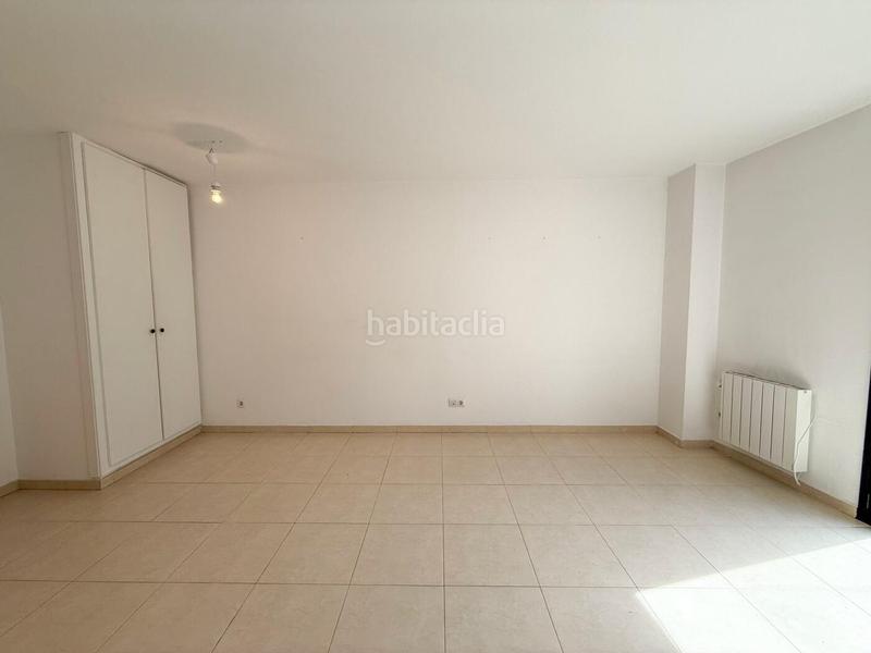 Foto 8515103b-5ae3-4af9-a746-47780753bc51. Piso en progrés 7 piso en venta en calle progres en Figueres