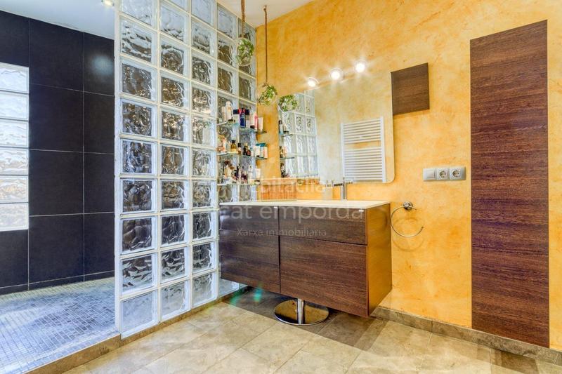 Foto 138f9435-24aa-49d4-8dd1-40f0cc47e131. Xalet a vilafant 15 a Santa Llogaia d´Àlguema