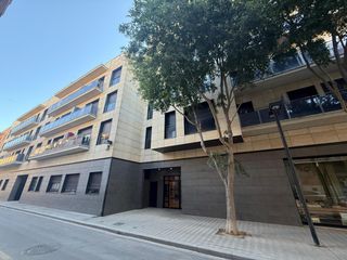 Pis a Nord 2. Piso de 2 dormitorios con parking en figueres