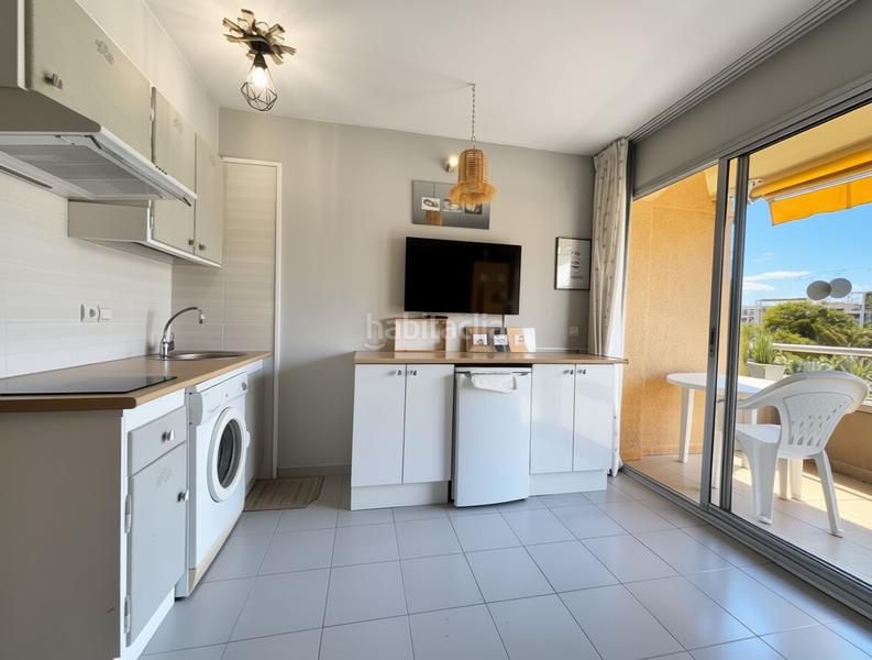 Foto a771c78e-63b4-418c-b332-a90d27c5de0b. Estudio en assutzena piso en primera línea de mar en l zona griells en Estartit