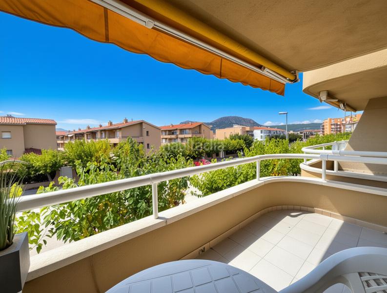 Foto c2ae0c20-d186-4b12-8c98-04c8ff384f95. Estudio en assutzena piso en primera línea de mar en l zona griells en Estartit