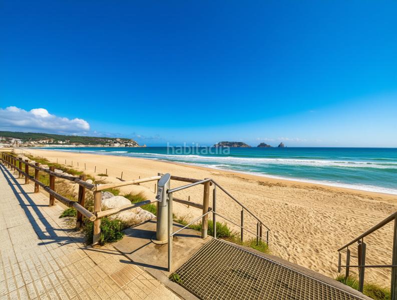 Foto f2820036-b44f-4193-8c1c-00d9285c123c. Estudio en assutzena piso en primera línea de mar en l zona griells en Estartit