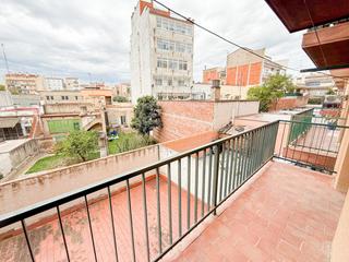 Pis  Eduard rodeja 10. Piso de 4 habitaciones con balcón en creu de la ma.