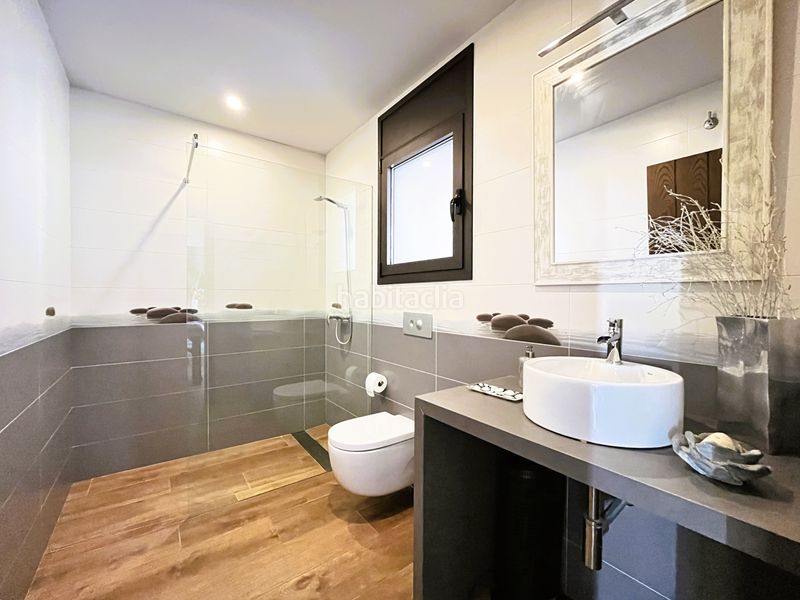 Foto 257c3f67-435a-4d9e-bc2d-0a7d143f9b6e. Casa adossada a de dalt 6 a Pontós