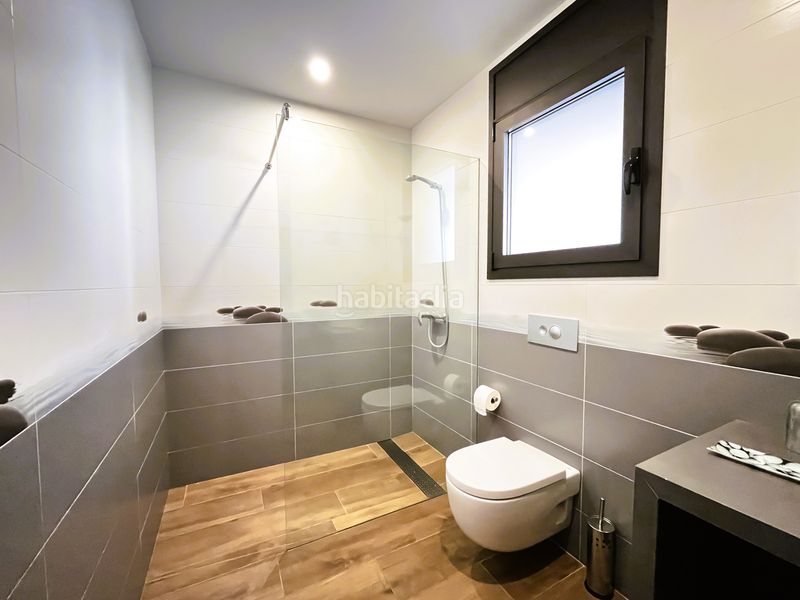 Foto 4b6d9b4c-f681-4c4e-9a8b-5f02a3cb969e. Casa adossada a de dalt 6 a Pontós