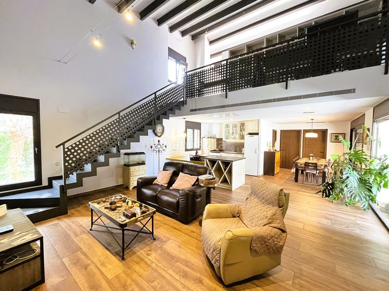 Foto 70007ea4-f9f1-4107-bf39-884e2b2ca9c0. Casa adossada a de dalt 6 a Pontós