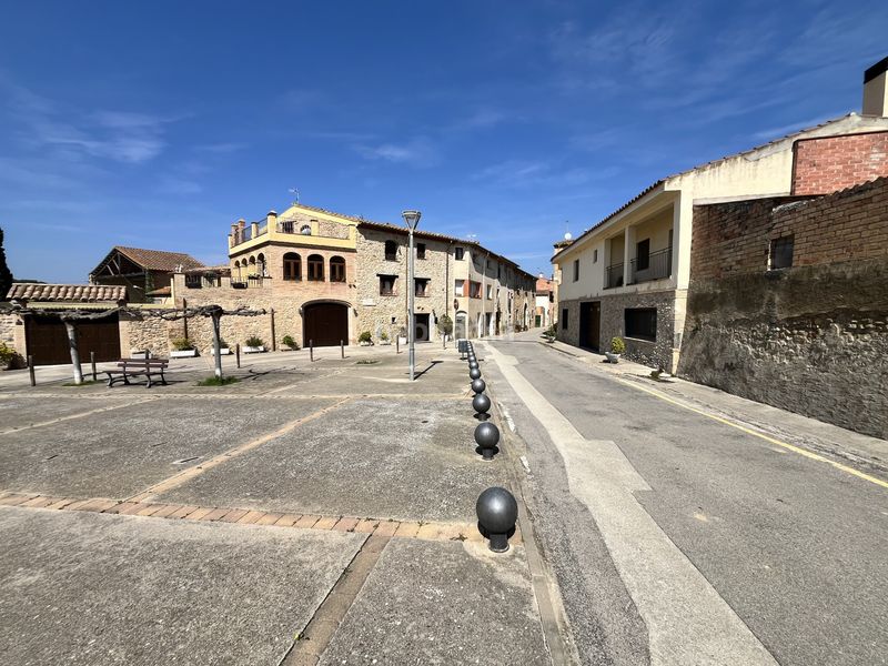 Foto 79d7a7e2-60a1-4180-8abe-87f4715cc336. Casa adossada a de dalt 6 a Pontós