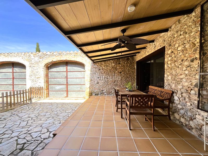 Foto 82755b38-98a8-45ca-b76f-a7578e759a04. Casa adossada a de dalt 6 a Pontós