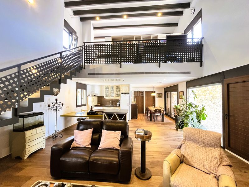 Foto 82c3cbe4-974c-4dd2-a908-d12da6b3ce72. Casa adossada a de dalt 6 a Pontós