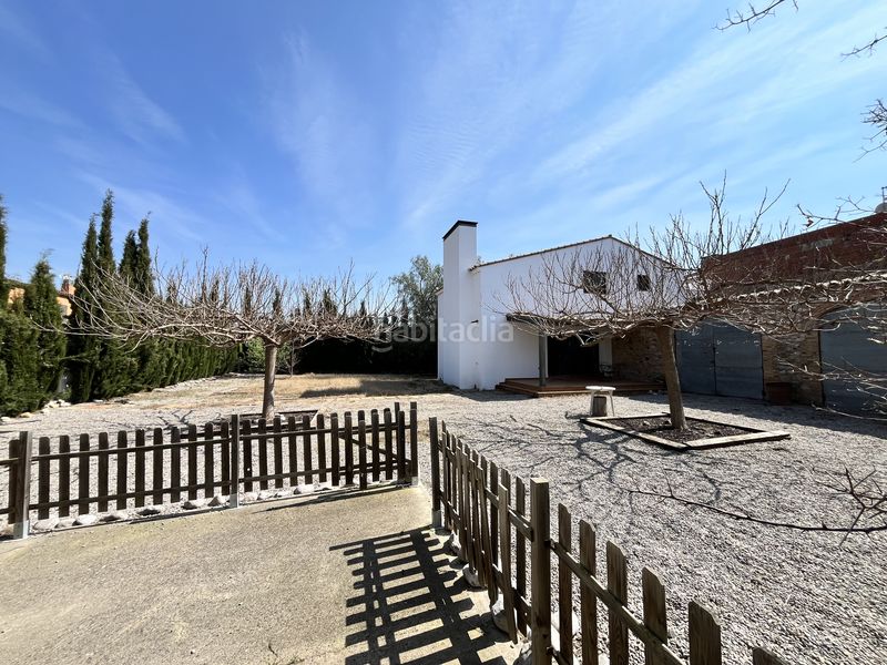 Foto 8315615c-6484-400b-b29e-5d91bce912c8. Casa adossada a de dalt 6 a Pontós