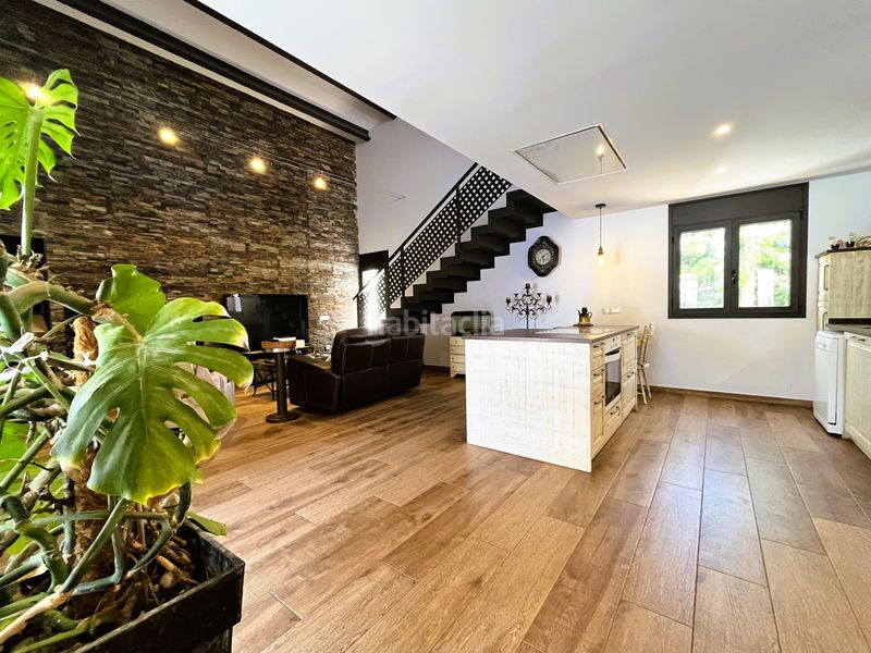 Foto 951cafdf-a0fe-43db-bc80-ecb6548a57c7. Casa adossada a de dalt 6 a Pontós