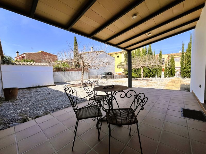 Foto c6d9c6d7-495c-44d2-8da6-ff8c18192483. Casa adossada a de dalt 6 a Pontós