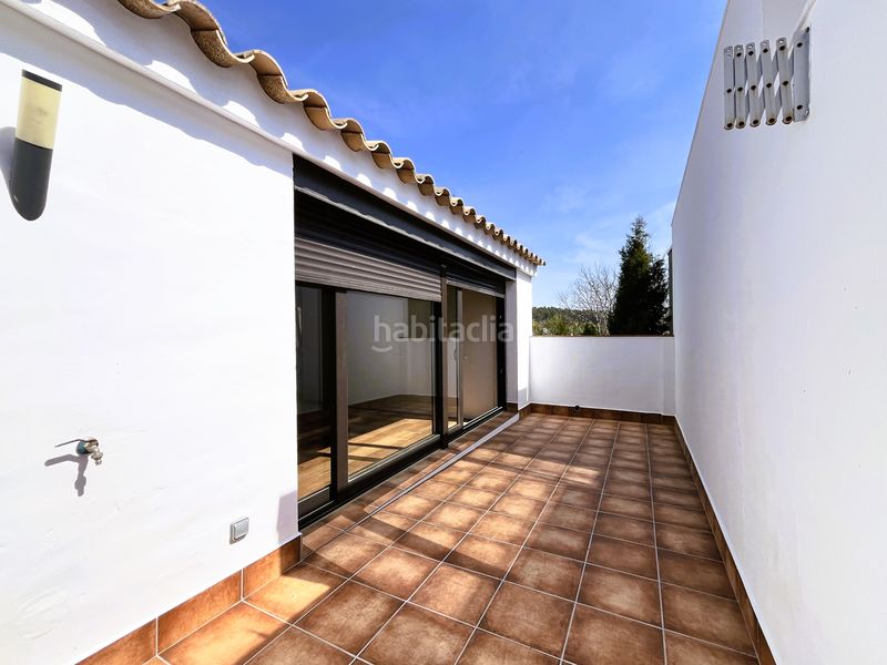 Foto ffbd0a25-eedd-4453-a52d-50d4dc6861bb. Casa adossada a de dalt 6 a Pontós