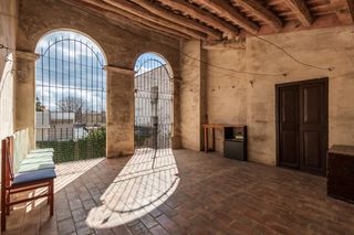 Appartement  Del forn nou 12. Vive en el centro de figueres con amplitud, luz y todas las como