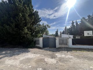 Terreny residencial a N-iia 111. Huerto de regadío con casita y pozo a 2,5 km de figueres.