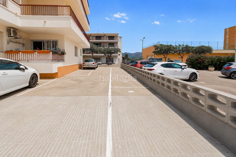 Foto 3ef51674-c18b-47d7-8270-9b79c3a9576b. Apartamento terraza con vistas al canal y parking privado en santa margarita en Roses