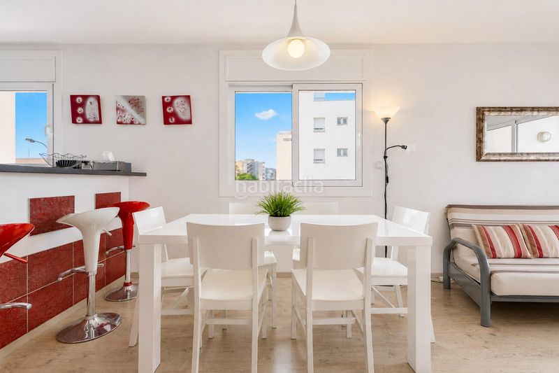 Foto b9955546-26ad-46aa-87b9-d711b7cb1486. Apartamento terraza con vistas al canal y parking privado en santa margarita en Roses