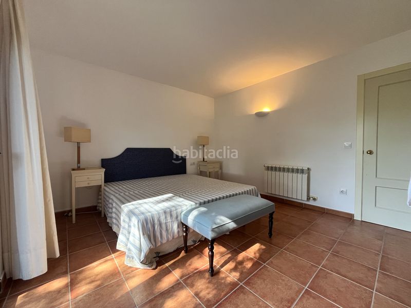 Foto 5eef7b0e-08a5-4e8c-99d0-f578c4a4e40e. Xalet amb calefacció aparcament a Navata