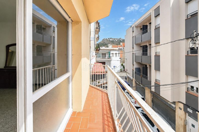 Foto 10fb158d-f0a5-48ea-a4c1-b8cbf86157b1. Flat in de cristòfor colom 41 in Centre Roses