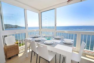 Apartament a Canyelles 14. Primera línea en roses!