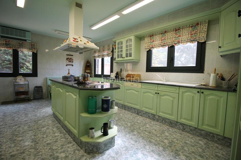 Foto cf5640d7-fe53-45f6-bdee-90ef71ed12c2. Chalet in jaume i 30 in Peralada