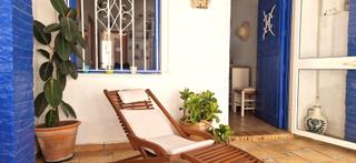 Rent Semi detached house in El Rompido. Encantadora casa típica andaluza en el paseo marítimo de el romp