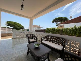 Rent House in El Rompido. Chalet independiente en urverosa  el rompido