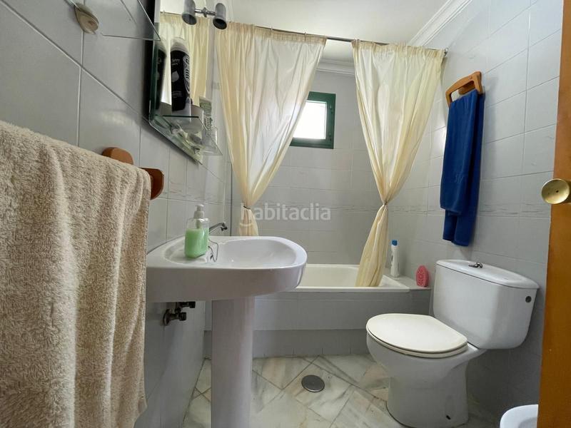 Foto 5a2e0882-d558-4109-a0a0-6b881e331bb3. Apartamento piso en venta complejo residencial con piscina y jardines en El Portil