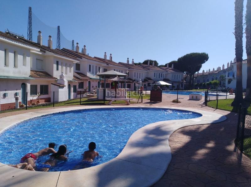 Foto b3a12e4b-fdfe-4691-a0cc-cb3825f3594d. Affitto casa a schiera con piscina in El Portil