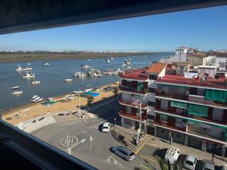 Etagenwohnung in Punta Umbría. Vivienda amplia con vistas a la ría y cerca de la playa en punta