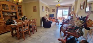 Flat in Caño Guerrero. Vivienda de grandes dimensiones con terraza y vistas al mar en m