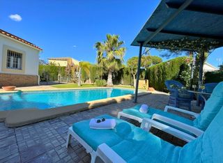 Chalet in Dehesa - Monacilla. Villa independiente a pocos minutos del mar y la ciudad