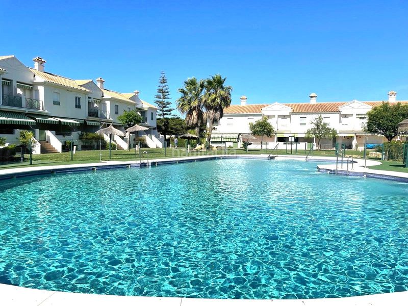 Foto 0a2da416-3891-4301-a485-4ca6b8807871. Casa adossada amb piscina a El Portil