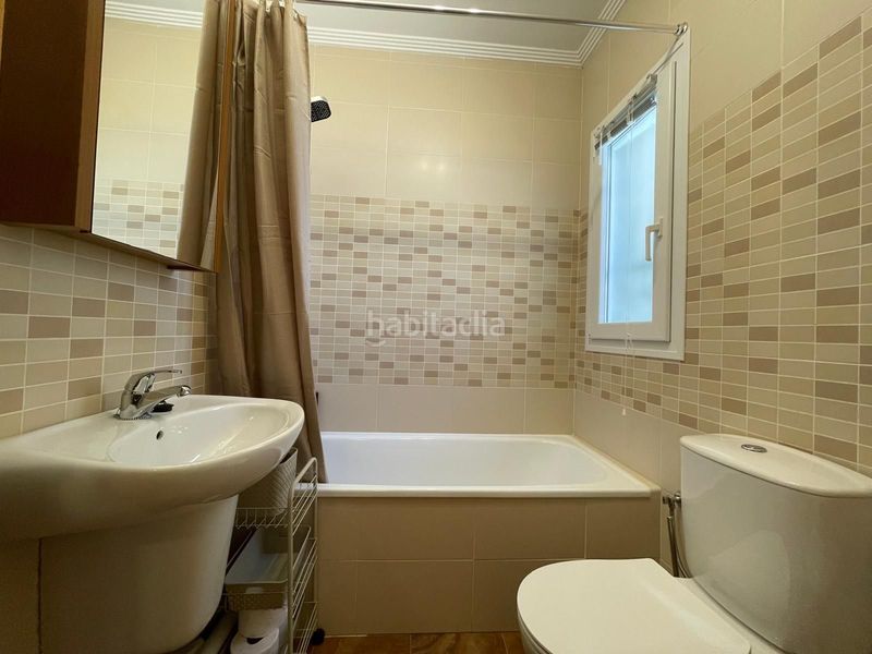 Foto 91727eb4-9869-43a8-9490-ca29f34bed4b. Casa adossada amb piscina a El Portil