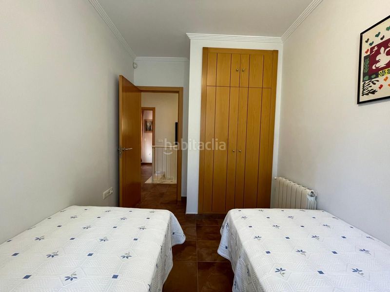 Foto aae8bf90-1577-48af-8996-9e26b9dda469. Casa adossada amb piscina a El Portil