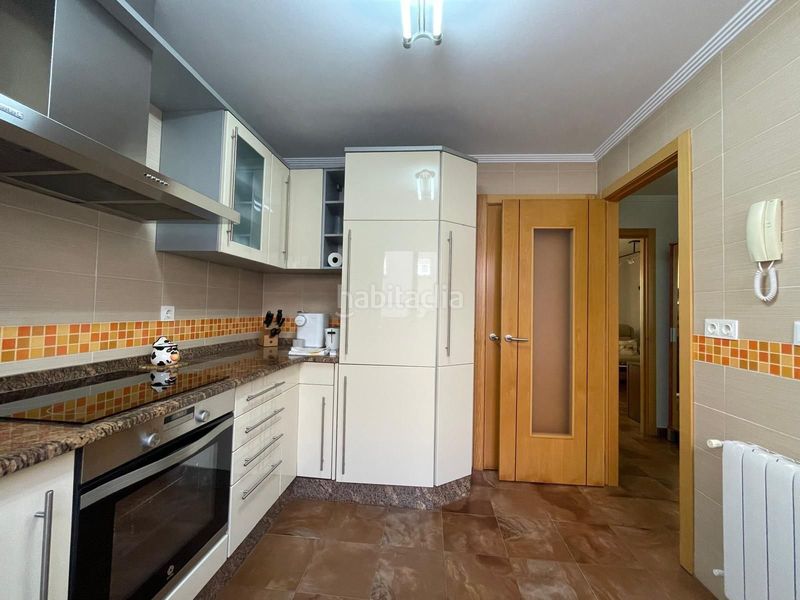 Foto f6712138-c585-47be-9c99-4382d582a9d0. Casa adossada amb piscina a El Portil