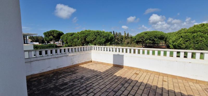 Foto de5cfeb6-66c4-40e8-a236-54b0b9d0b525. Casa exclusivo chalet con piscina privada en parcela de 780m en nuevo portil en El Portil