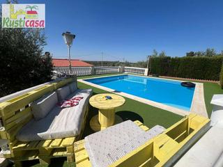 Xalet a Burguillos 1. Chalet con piscina a 1km de bailen.