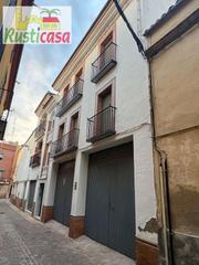 Casa en Herradores 4. Gran casa con bajo comercial.