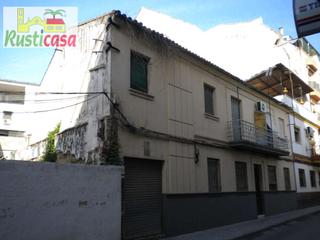 Casa a Arroyo 18. Bloque de pisos.