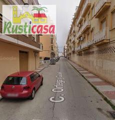 Aparcament cotxe  Ortega y gasset. Plaza de garaje en el centro.