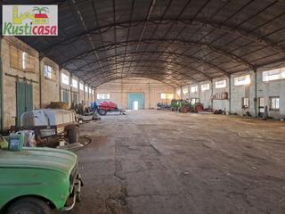 Nau industrial  Valderrepiso. Nave industrial.