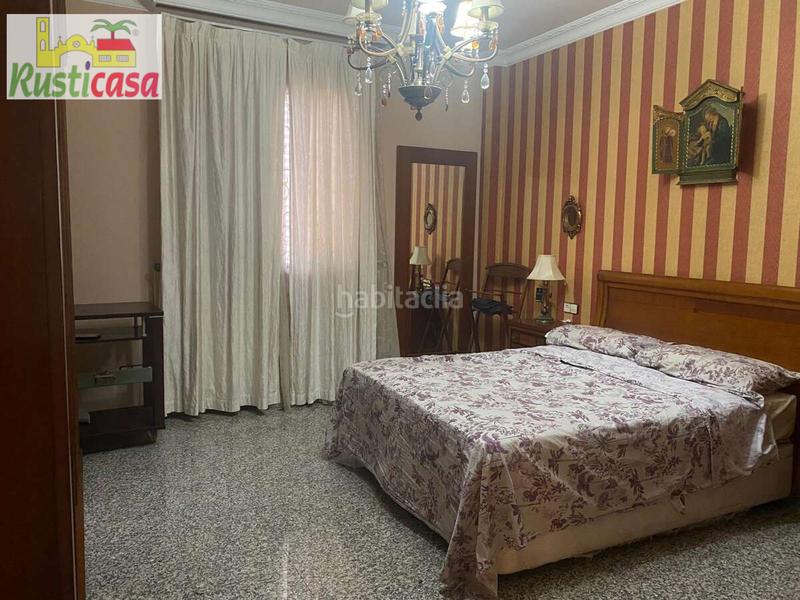 Foto 2b0ebef7-fdc4-4336-92fe-a6d88ab1241e. Casa  de cinco dormitorios. en Bailén