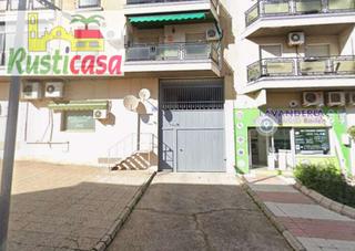 Aparcament cotxe a Bailén. Plaza de garaje.